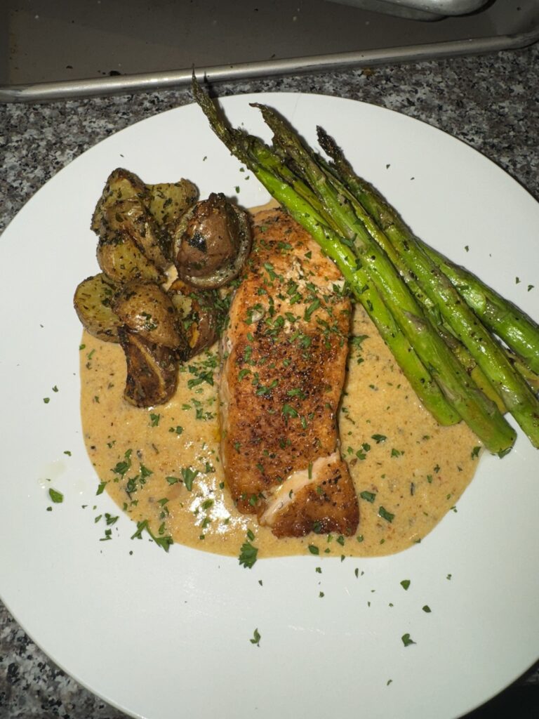salmon.asparagusplate